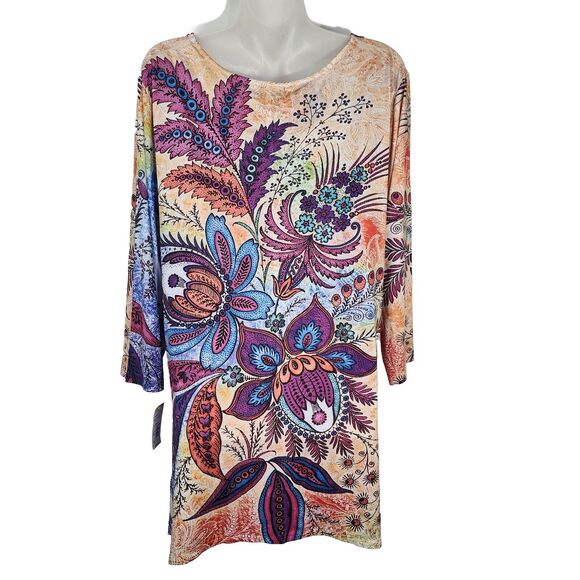 Simply Emma Womens Top Size 1X Beaded Shark Hem 3/4 Sleeve Floral Print Split V - Picture 2 of 14